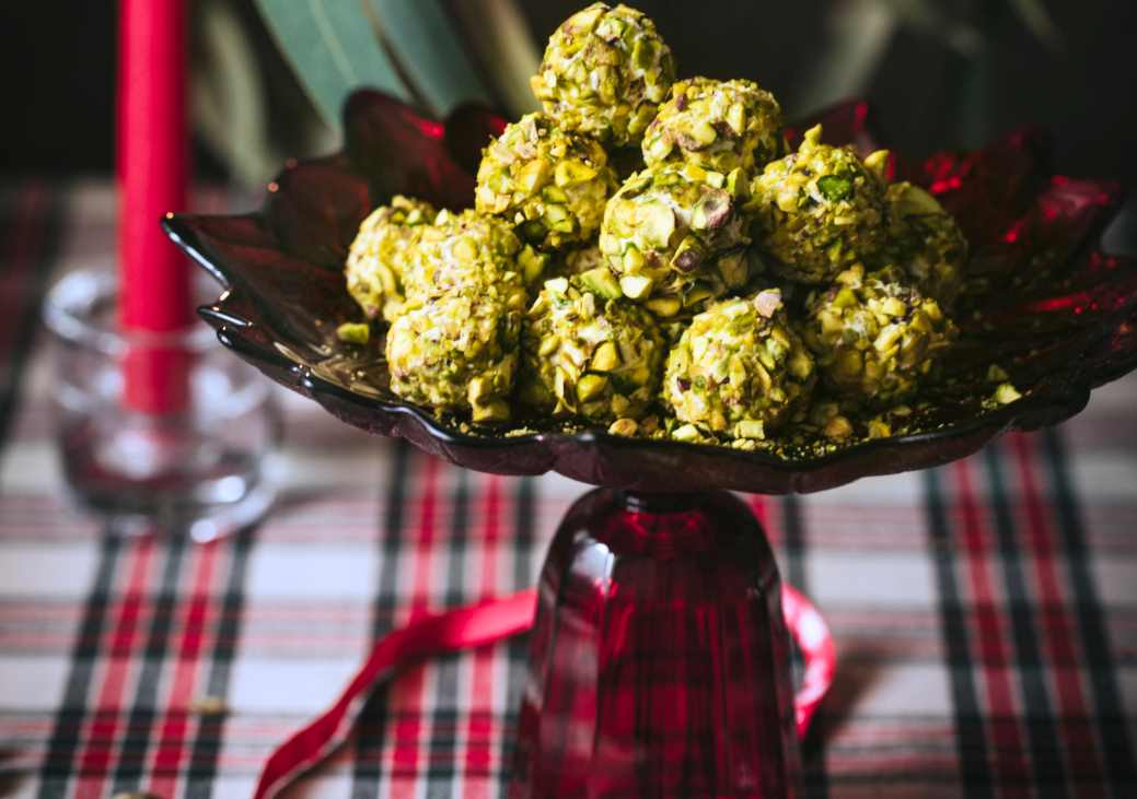 Bombones de queso yogurt y pistacho