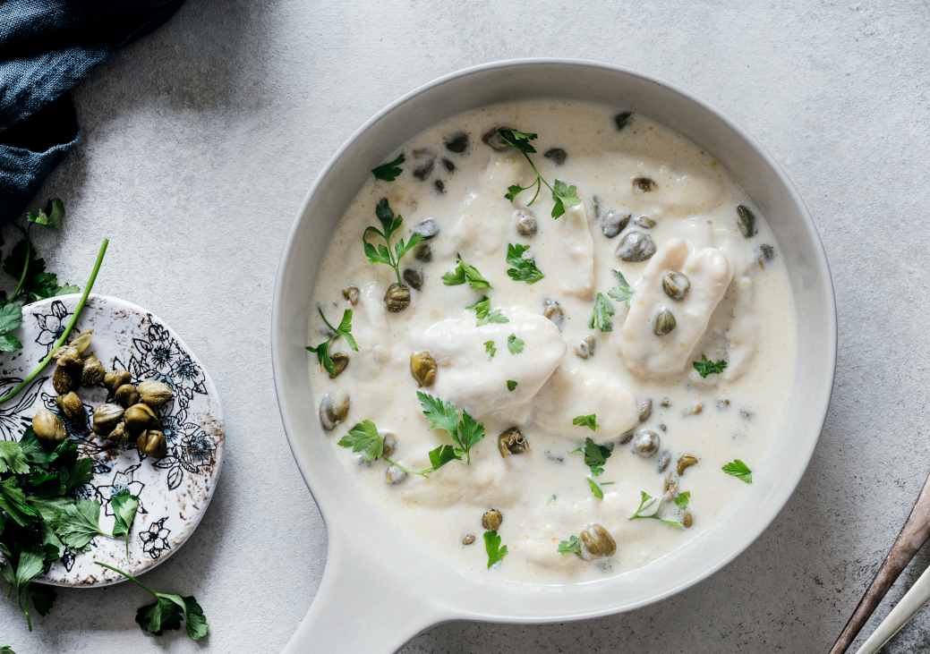 Cocochas con salsa de limón y alcaparras